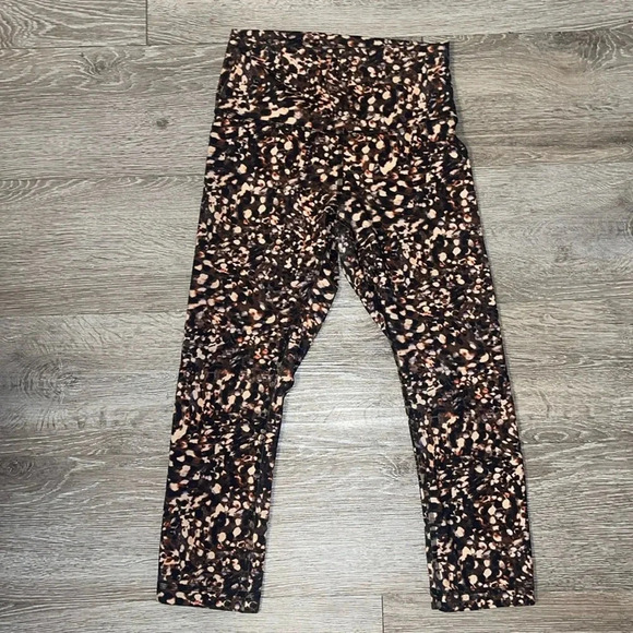 Lululemon invigorate tight leggings size 6 - Picture 2 of 9